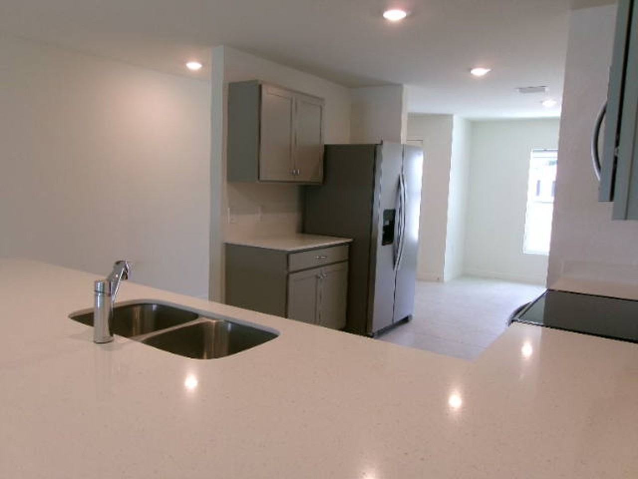 2201 Nw 7th St - Photo 4 of 50