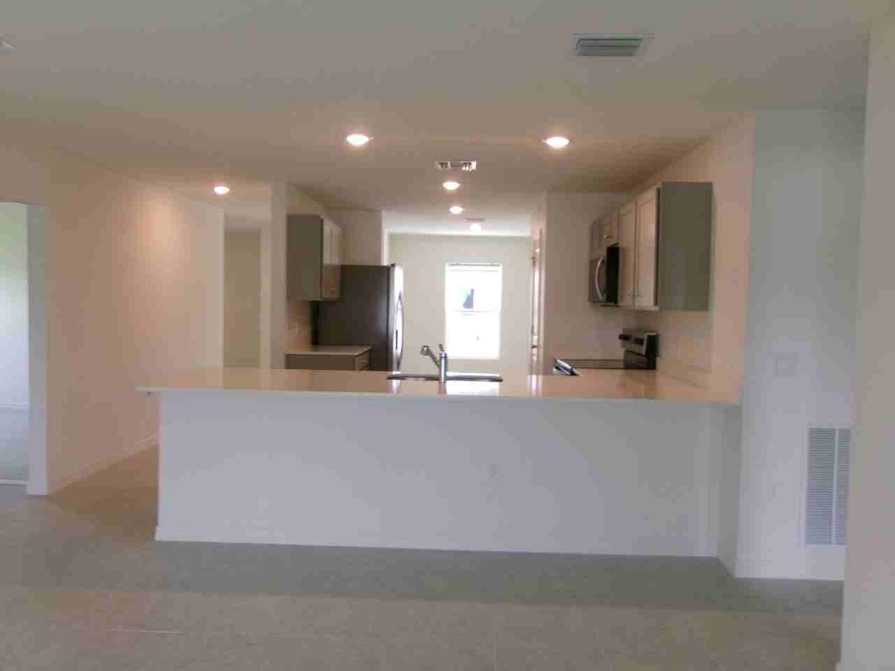 2201 Nw 7th St - Photo 5 of 50