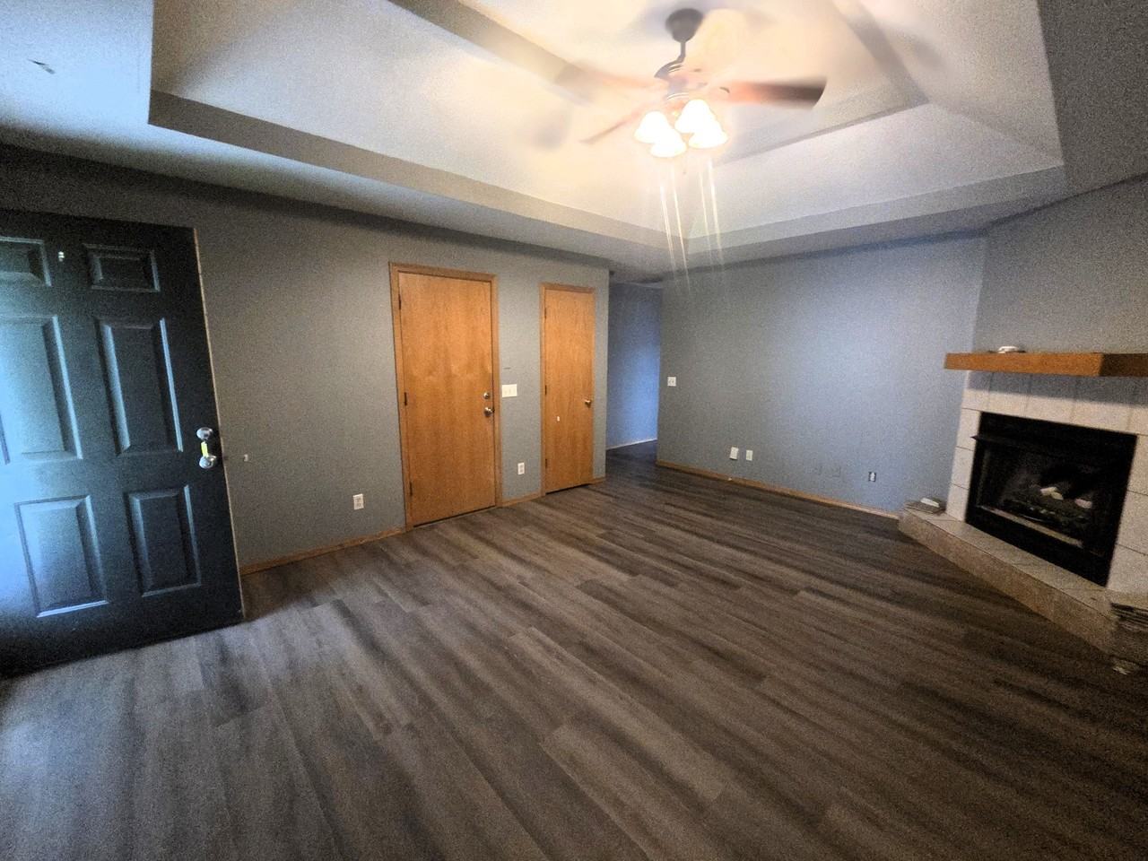 714 W Foxx Dr #1 - Photo 3 of 12