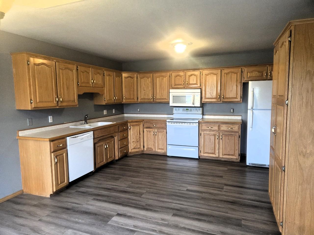 714 W Foxx Dr #1 - Photo 4 of 12