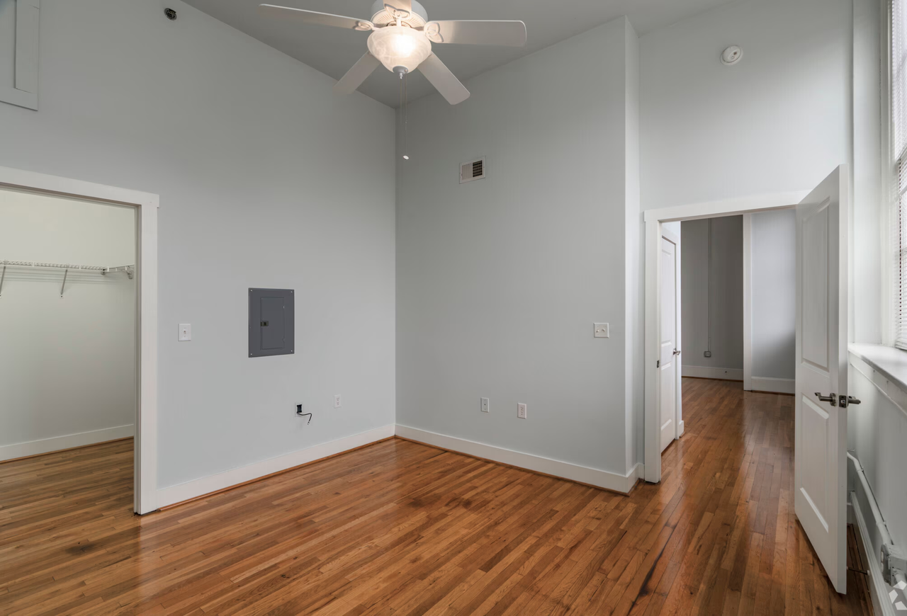 425 E Washington Ave #401-202-60 - Photo 4 of 11