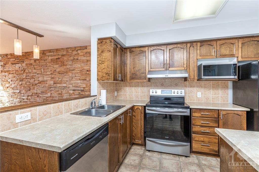 103 Gatestone Private - Photo 3 of 10