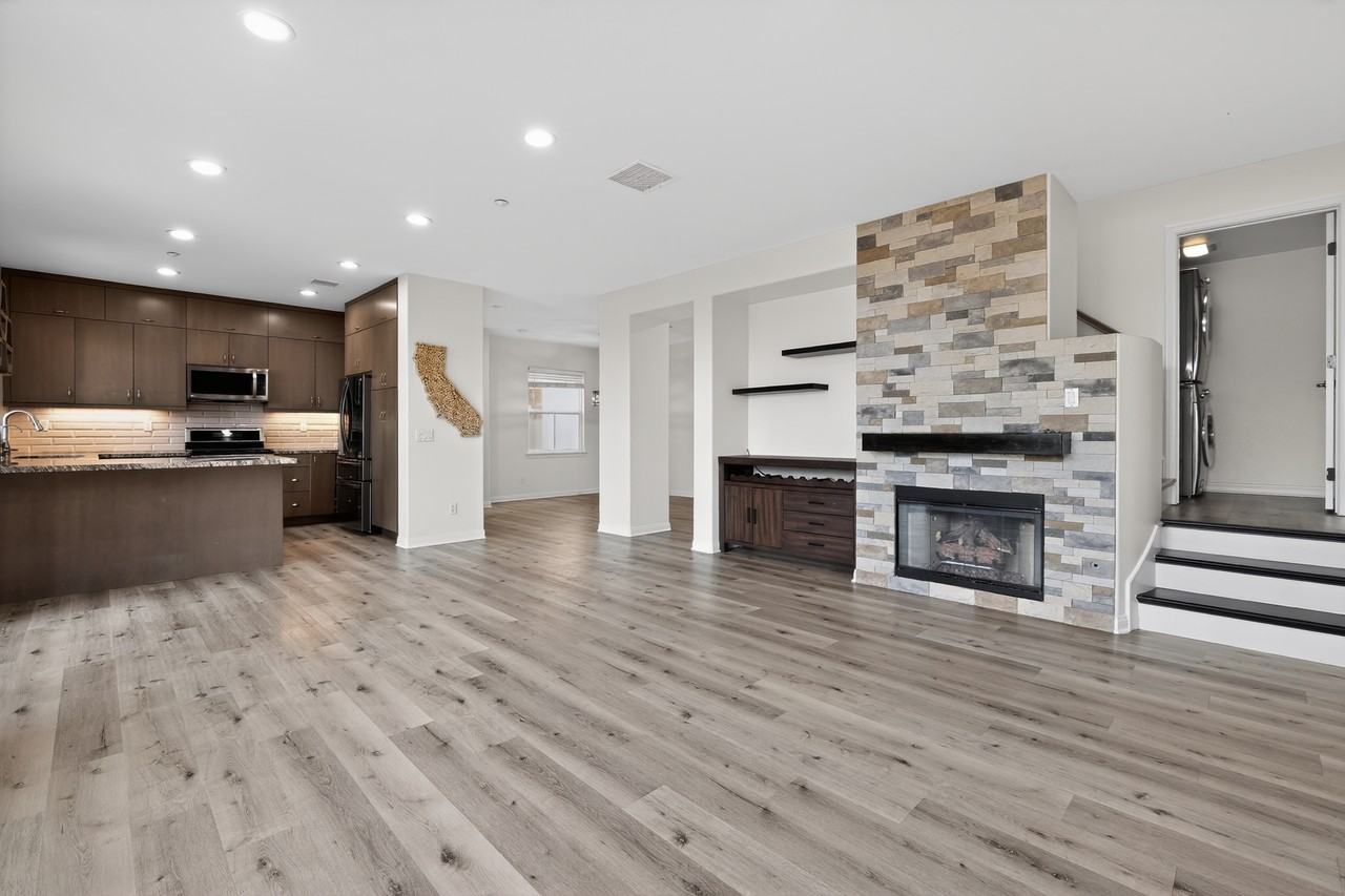 1357 Sky Ridge Ct #1 - Photo 2 of 30