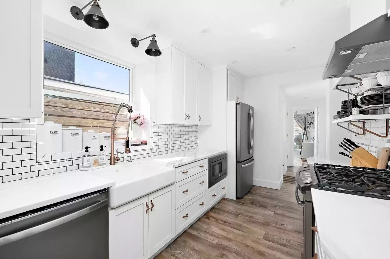 172 39th St #1 - Photo 5 of 33