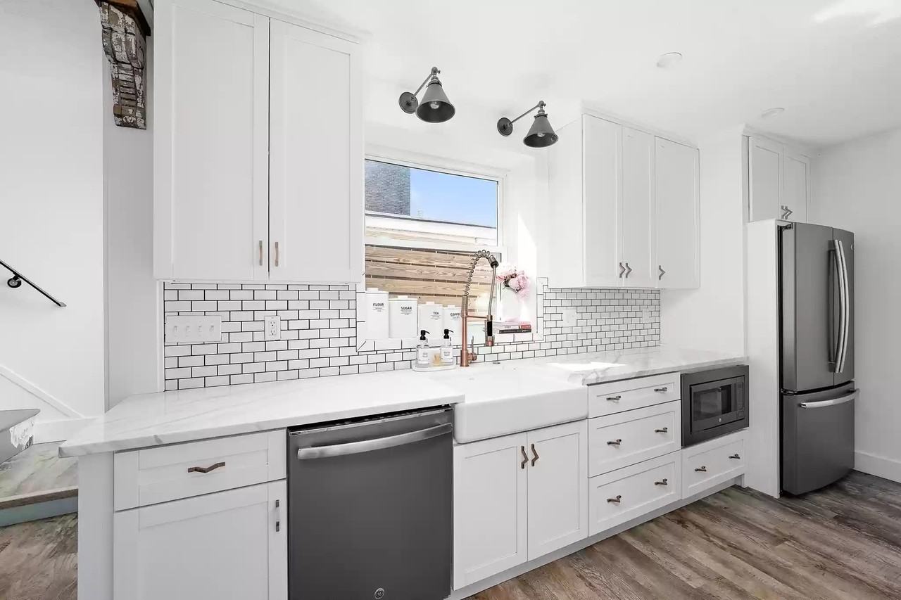 172 39th St #1 - Photo 6 of 33