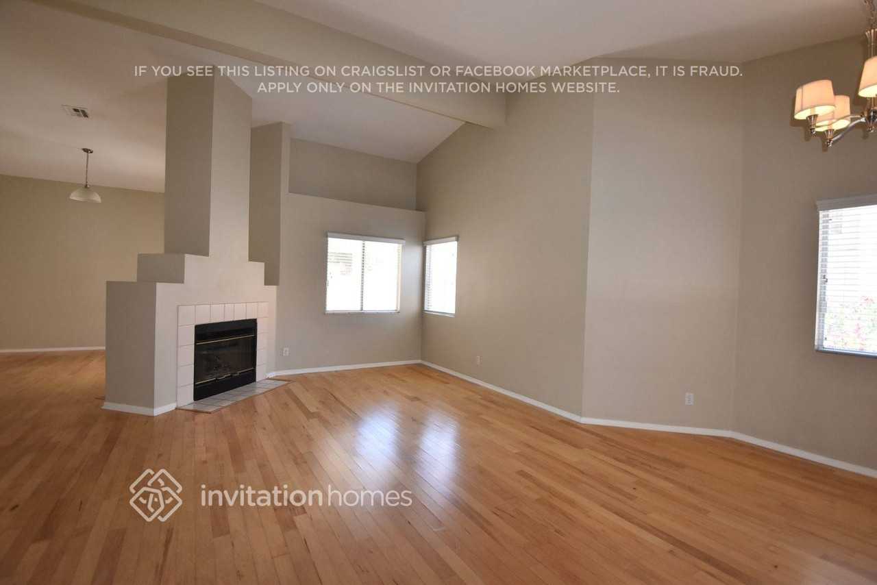 1629 Palmae Way - Photo 2 of 11