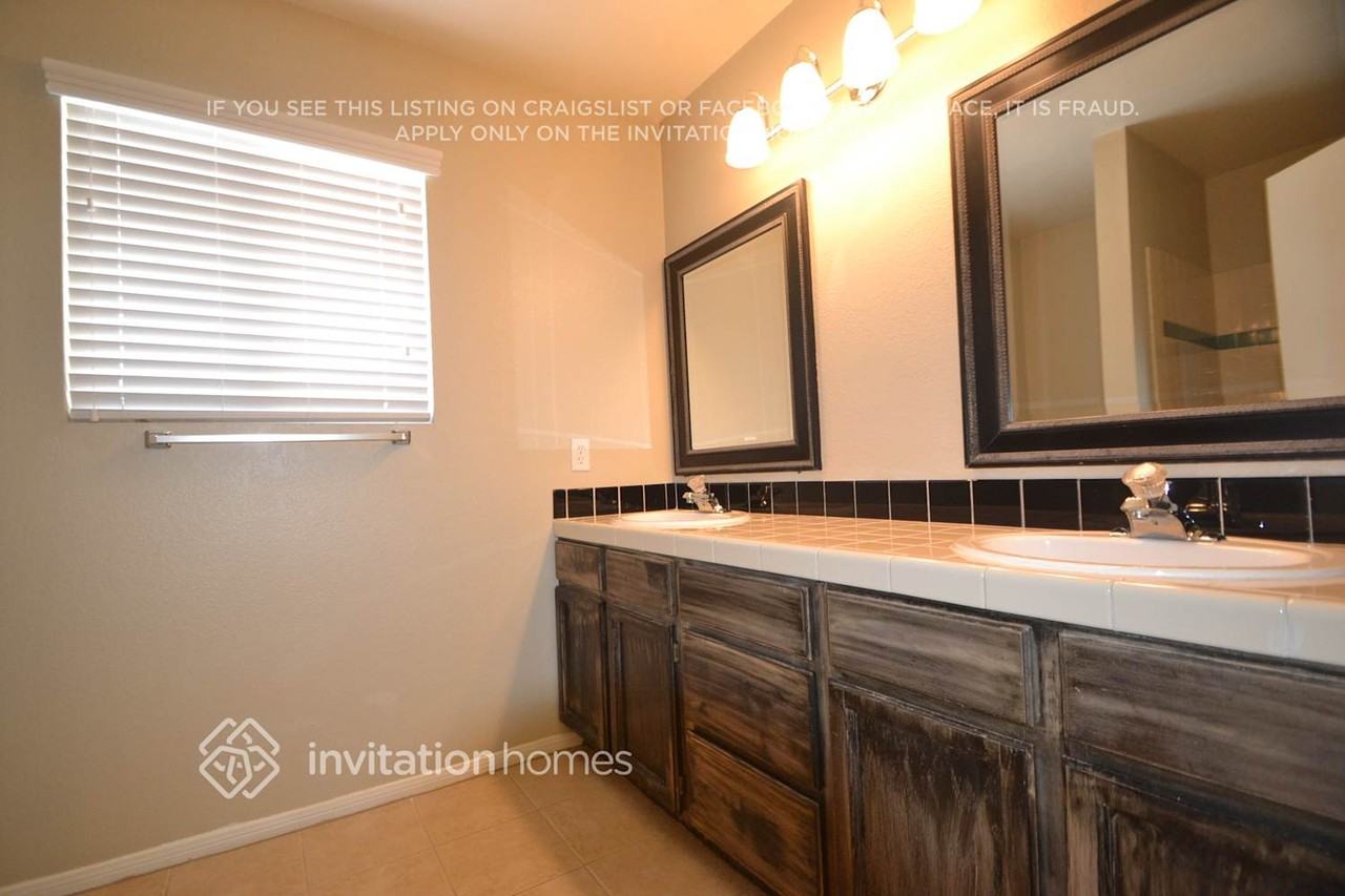 1629 Palmae Way - Photo 6 of 11