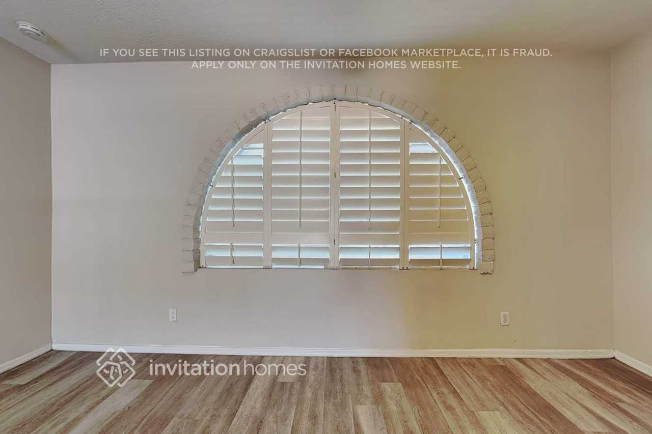 4840 W Vogel Ave - Photo 5 of 18