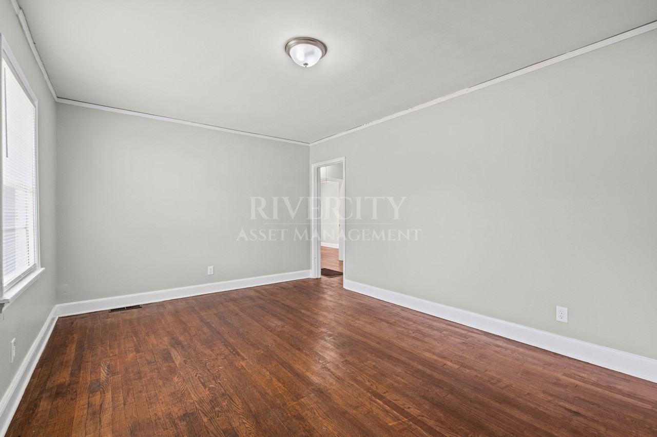 1232 Vaughn Rd #1 - Photo 4 of 19