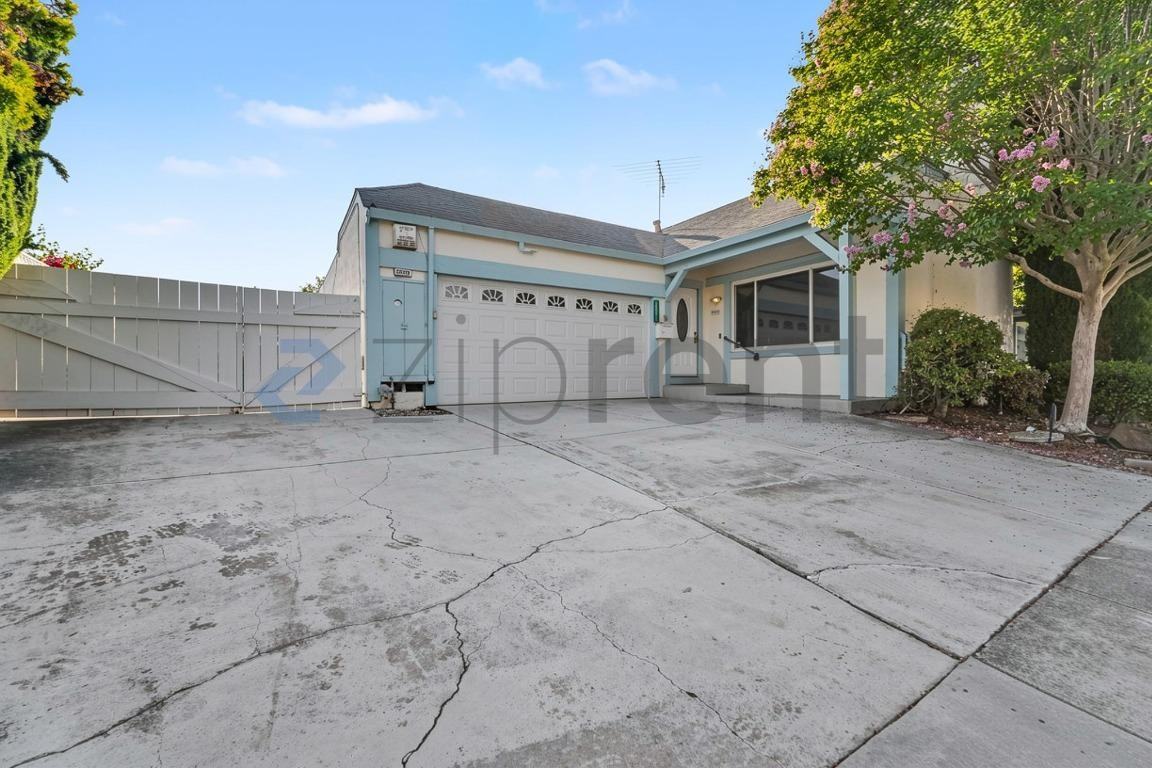 38071 Edward Ave - Photo 2 of 33