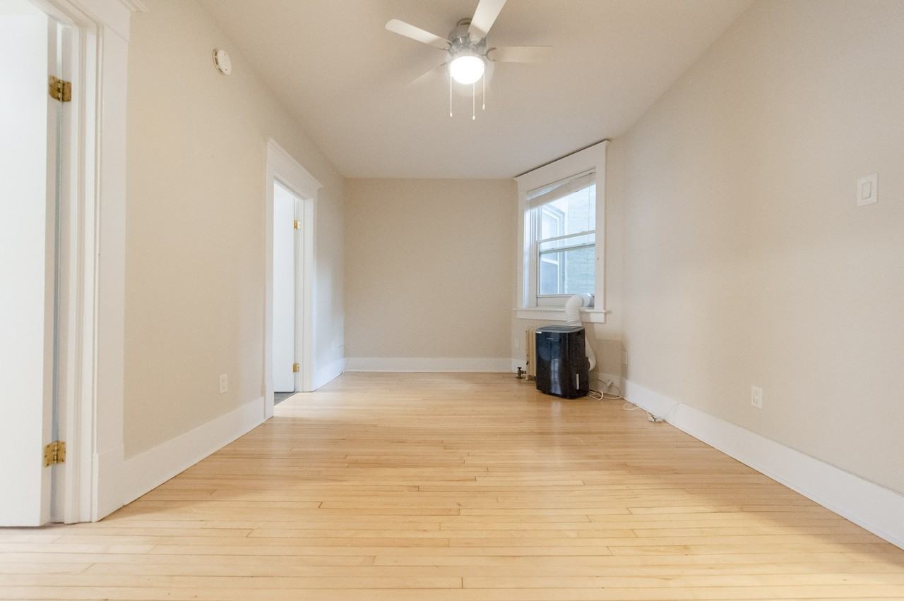 641/645 Westminster Avenue - Photo 6 of 14