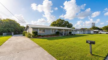 featured image of 4007 Greenwood Dr #1