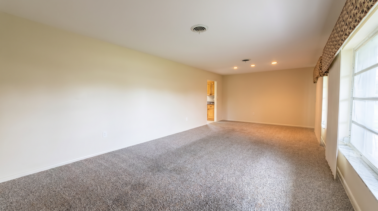 4007 Greenwood Dr #1 - Photo 4 of 24