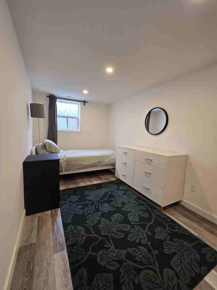 Ellins Ave - Photo 4 of 13