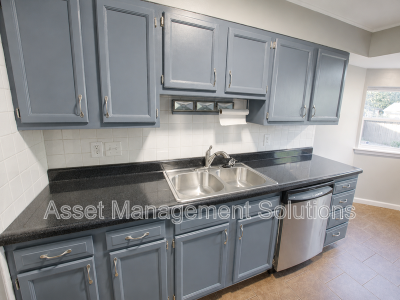 723 Riderwood Dr - Photo 7 of 21