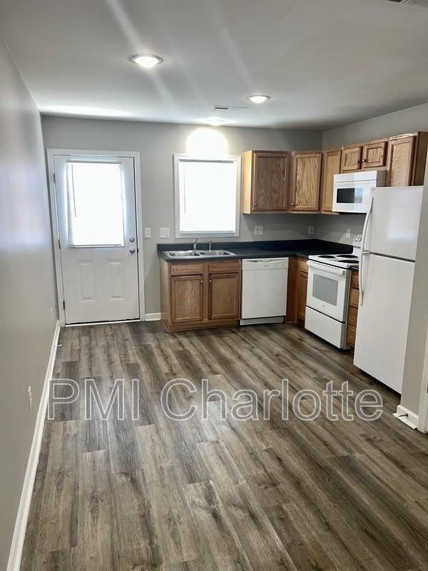 729 Fisher Ferry St #C - Photo 2 of 12