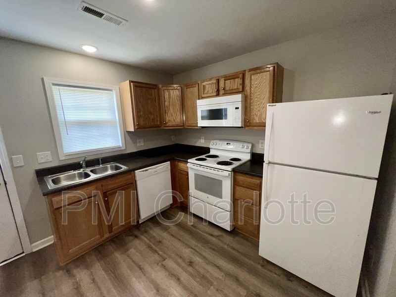 729 Fisher Ferry St #C - Photo 5 of 12