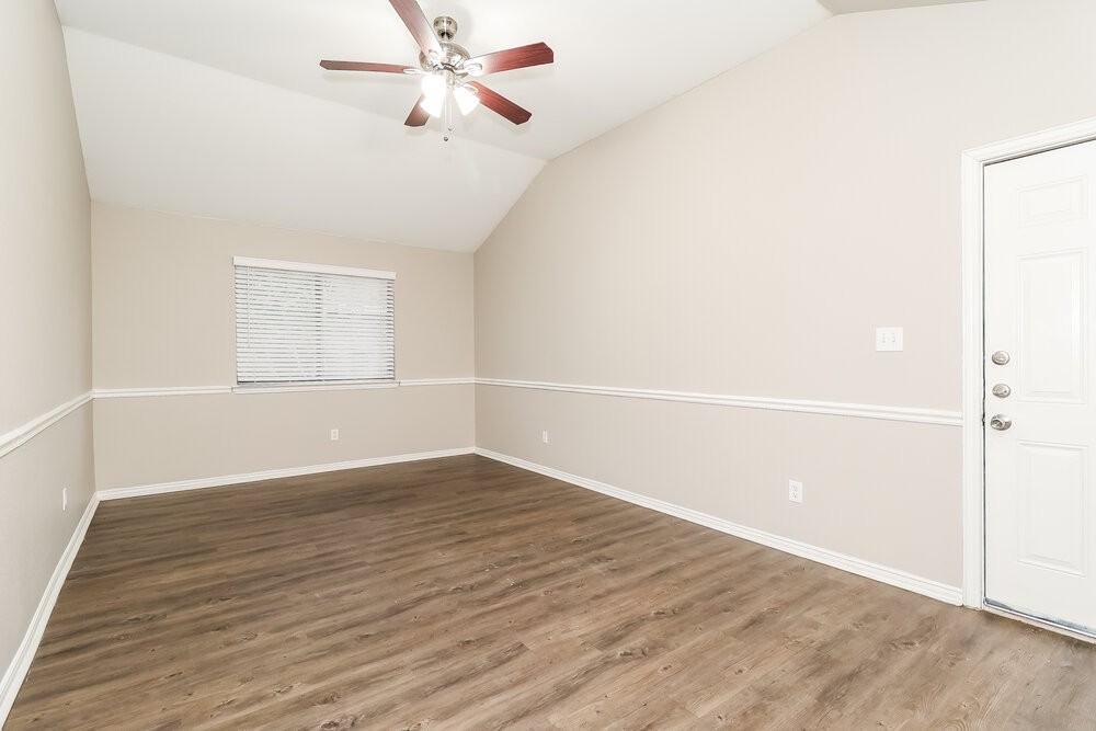 9308 Cynthia Ct - Photo 3 of 16