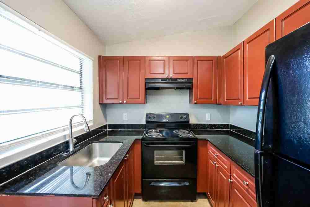 1608 Nw 16th St - Photo 7 of 16