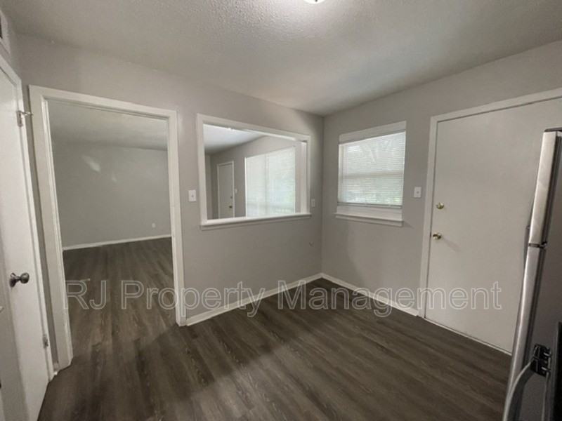 605 Patterson St #2 - Photo 6 of 13