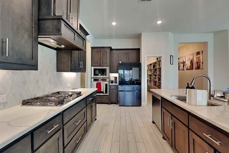 335 Chapel Hill Dr - Photo 4 of 17