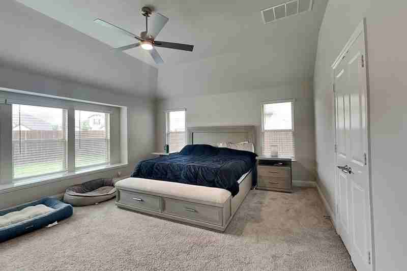 335 Chapel Hill Dr - Photo 6 of 17