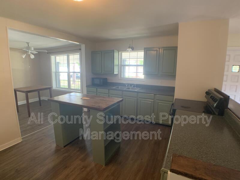 7619 32nd Ave N #7619 - Photo 3 of 15