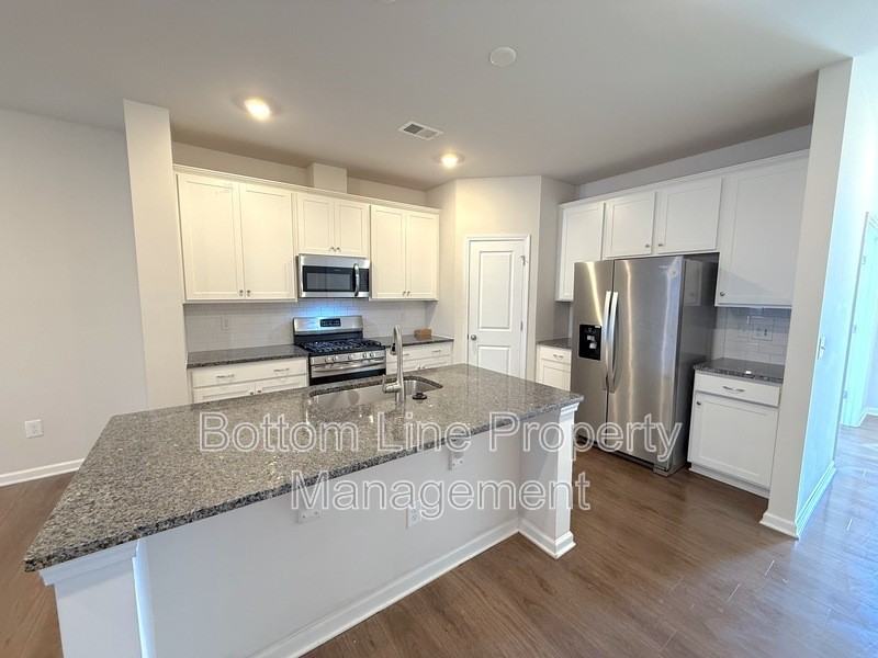 15708 Country House St - Photo 6 of 23