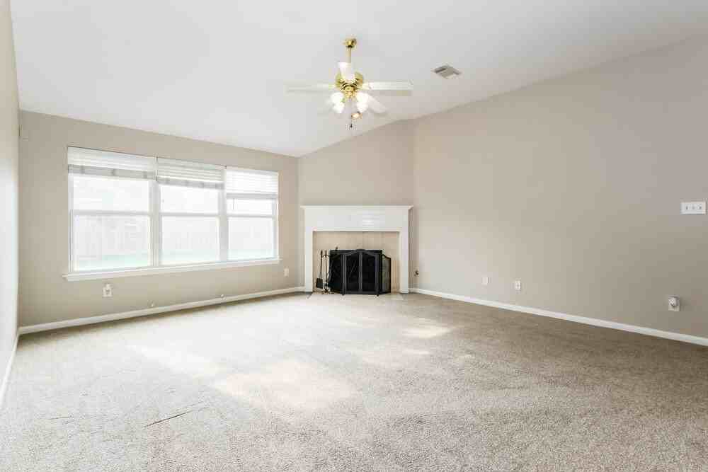 12534 Blinnwood Ln - Photo 3 of 16