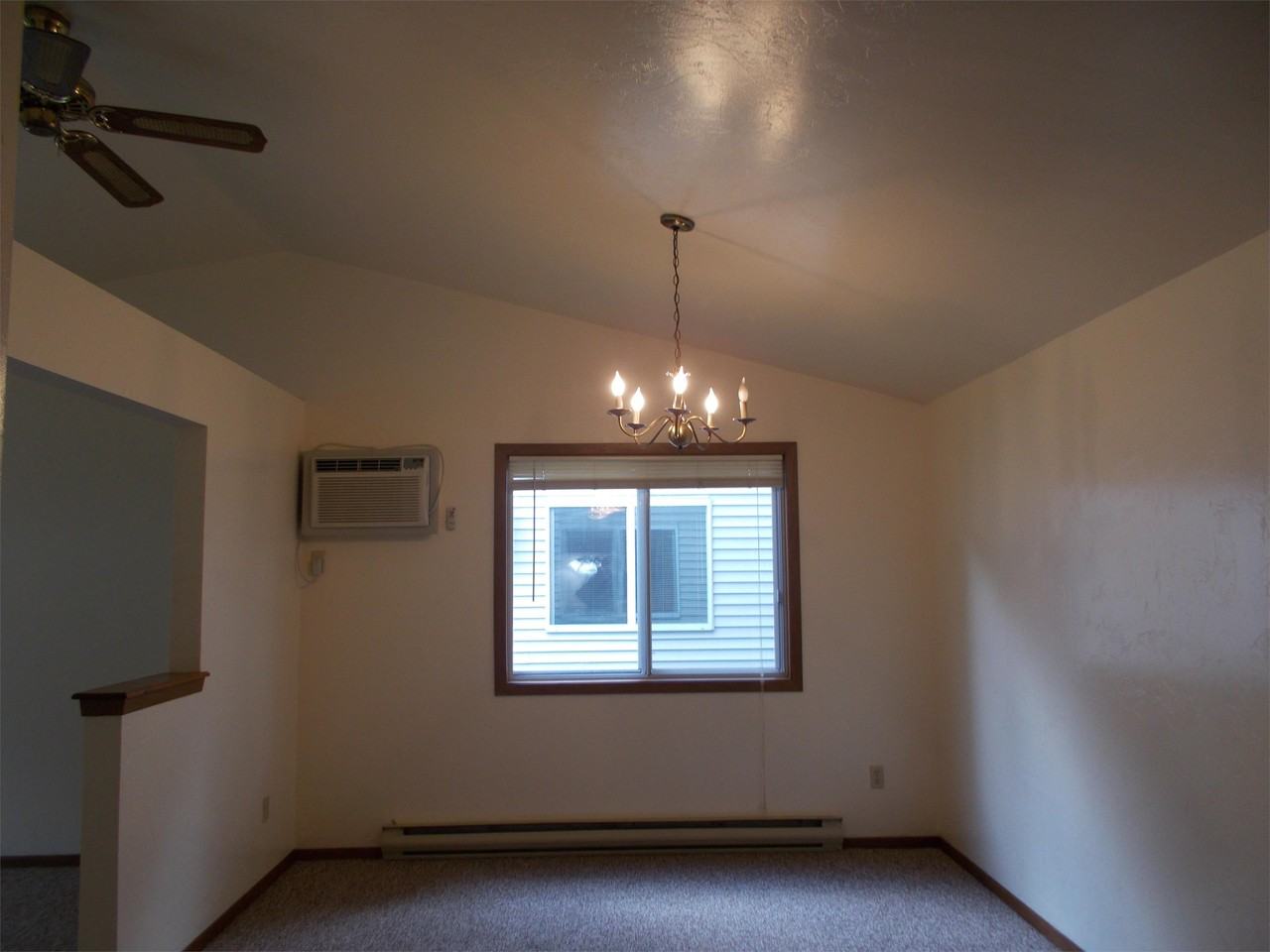 1329 Dousman St - Photo 4 of 11