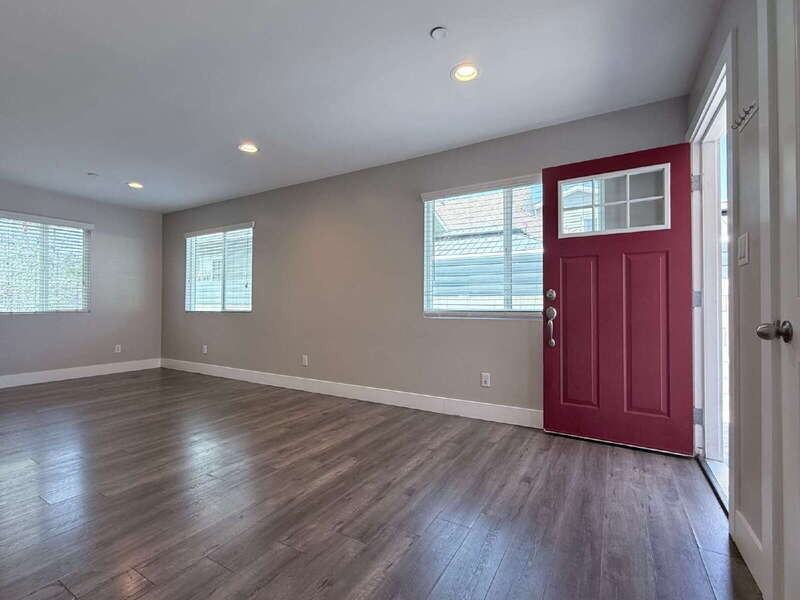 3652 1/2 Percy St - Photo 3 of 26