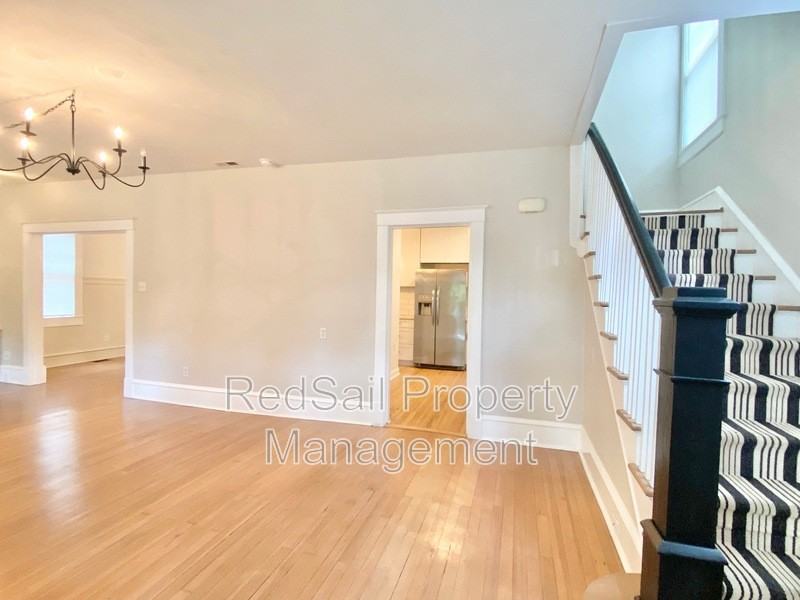 53 Shenandoah Rd - Photo 3 of 21