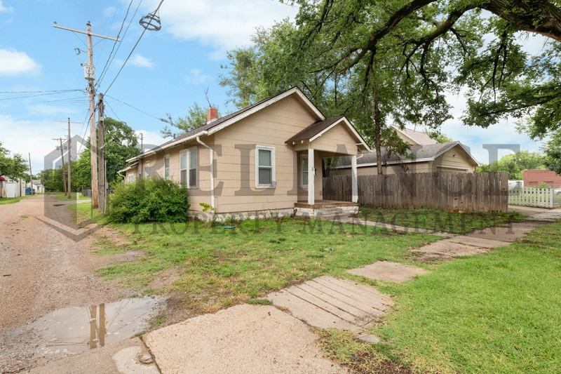 1710 W 1st St N - Photo 3 of 28