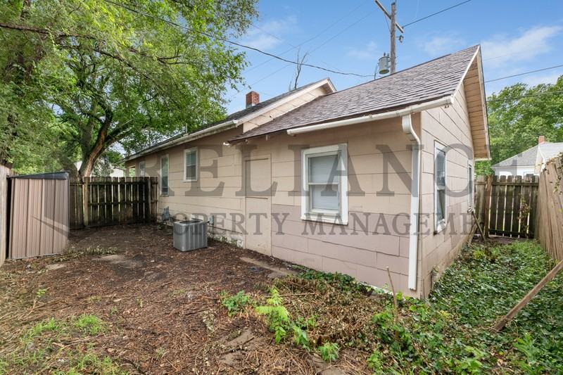 1710 W 1st St N - Photo 6 of 28