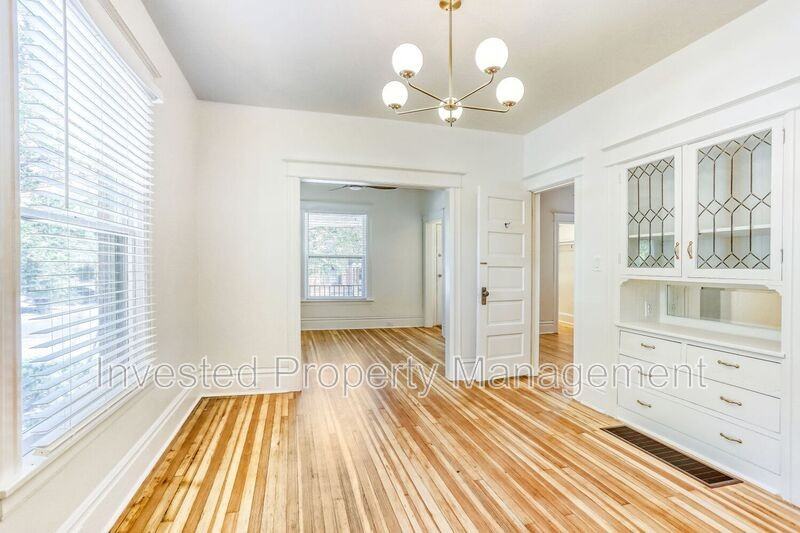 3027 Hooker St - Photo 6 of 16