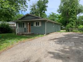 featured image of 3030 Roberta Dr