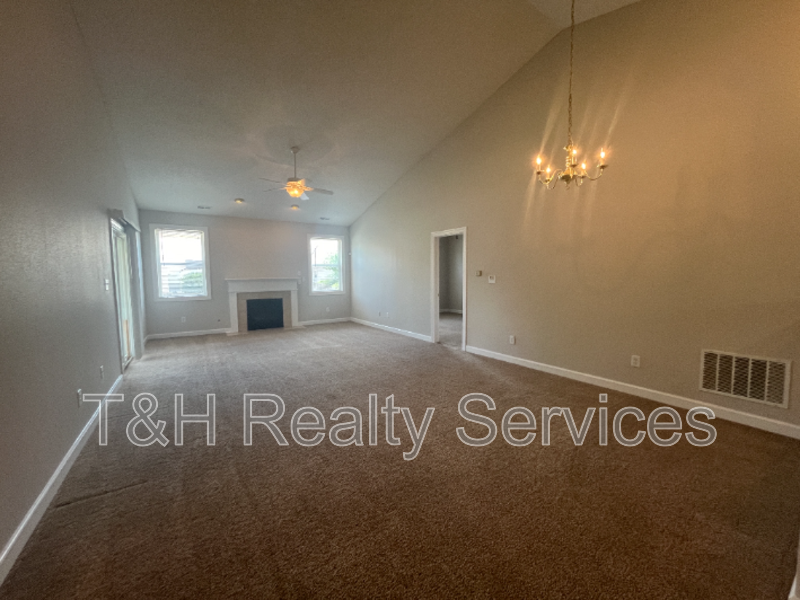 5935 Monticello Square Ln - Photo 4 of 24