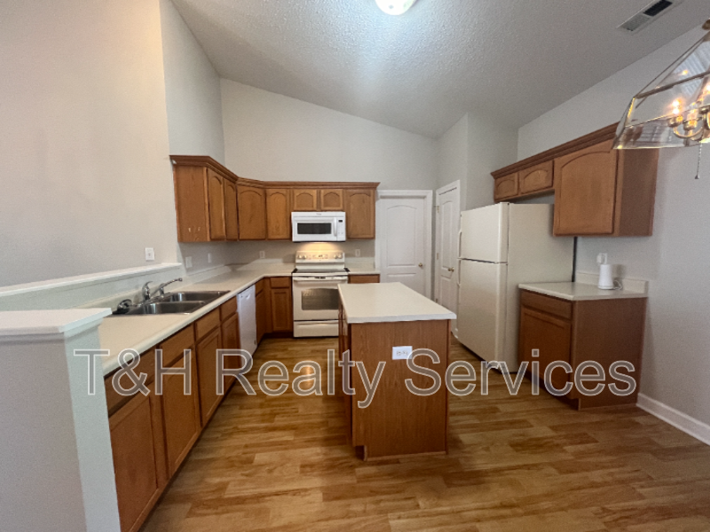 5935 Monticello Square Ln - Photo 6 of 24