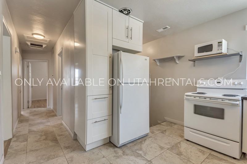 322 E Robert Ave #1 - Photo 6 of 17
