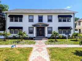 featured image of 236 10th Ave N #7