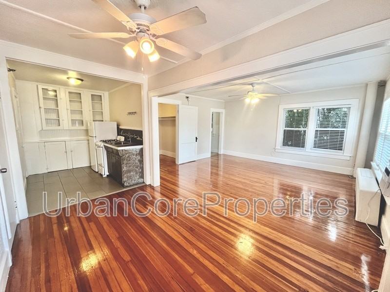236 10th Ave N #7 - Photo 6 of 14