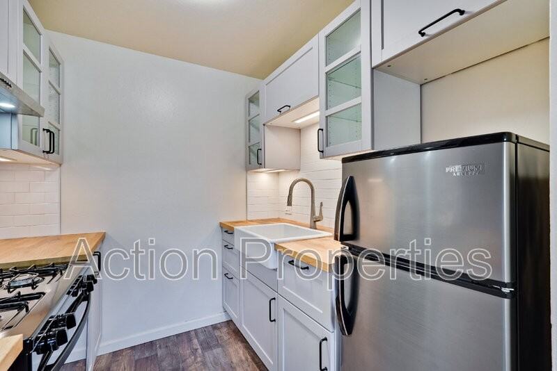 1084 Wentworth St #4 - Photo 2 of 31