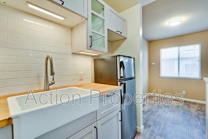 1084 Wentworth St #4 - Photo 5 of 31