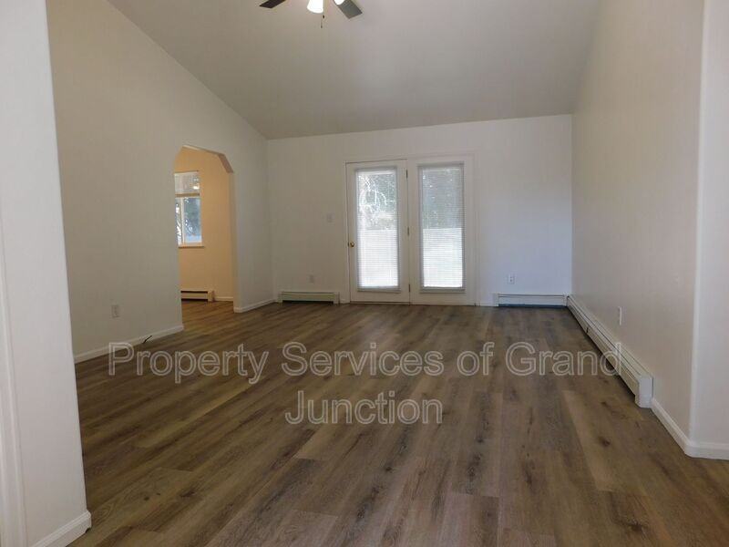 731 Ranch Rd - Photo 4 of 21