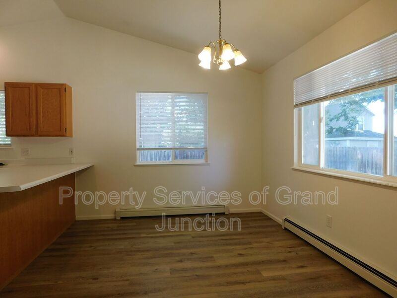 731 Ranch Rd - Photo 6 of 21