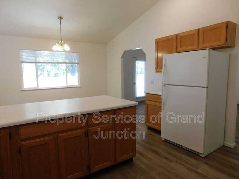 731 Ranch Rd - Photo 7 of 21