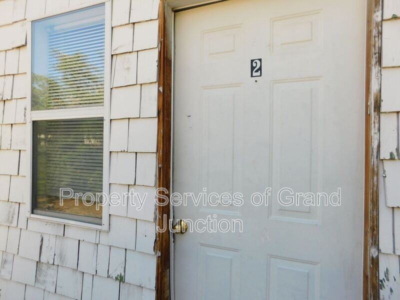 140 Gunnison Ave #2 - Photo 3 of 11