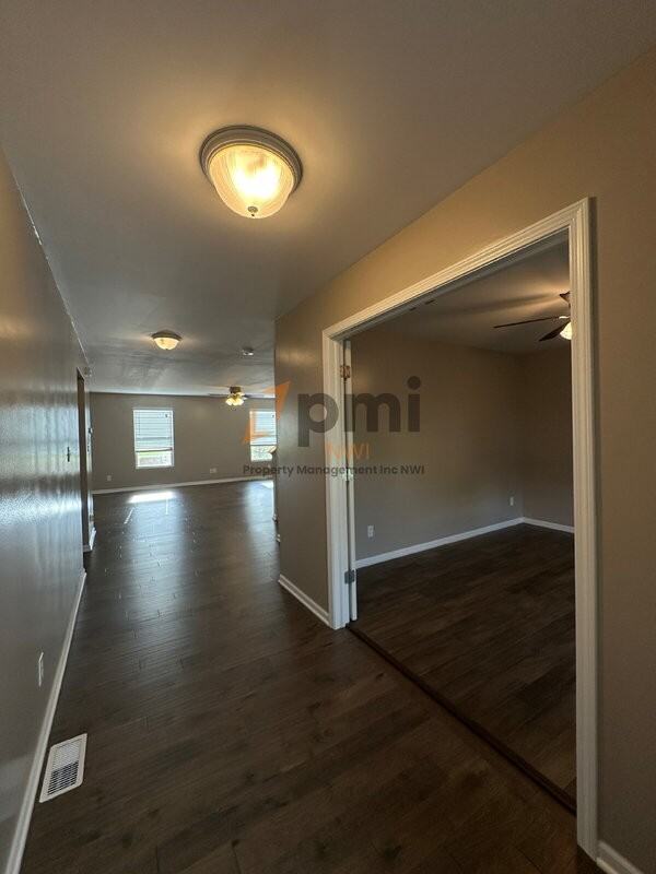 1864 Westridge Dr - Photo 3 of 37