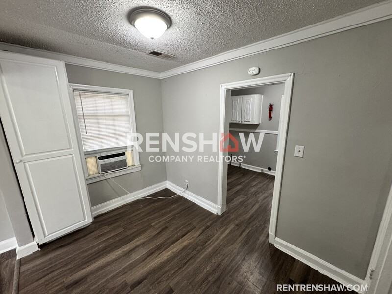 3645 Guernsey Ave - Photo 3 of 14