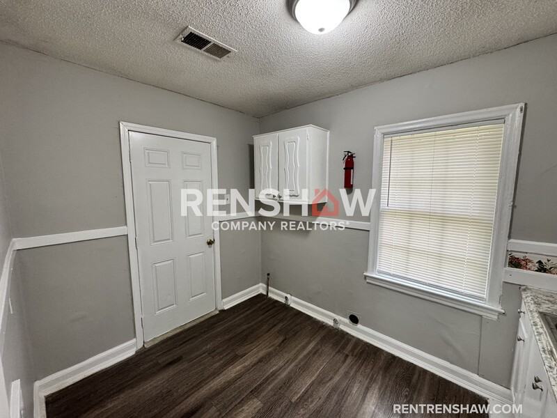 3645 Guernsey Ave - Photo 6 of 14